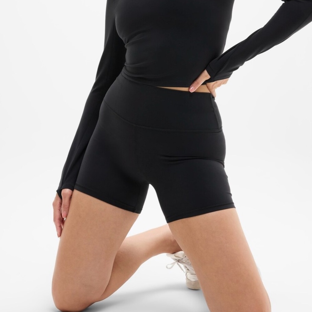 Athleta Transcend 5” Shorts